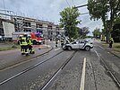 PKW gegen Baum